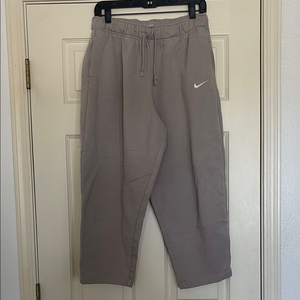 Nike Khaki Sweatpants Relaxed Fit Elastic Waistband